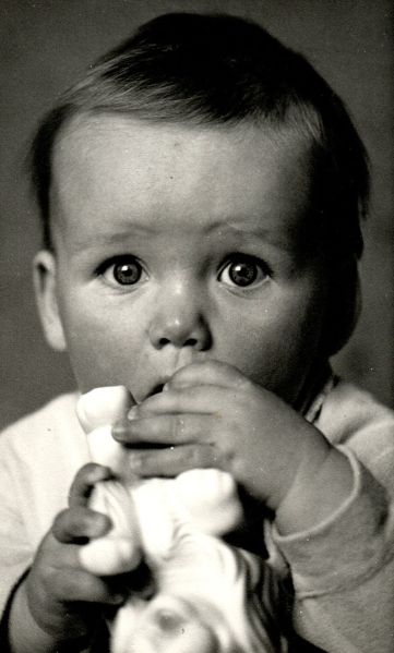 File:Baby looking direct.jpg