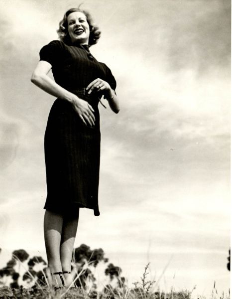 File:Smiling Model.jpg