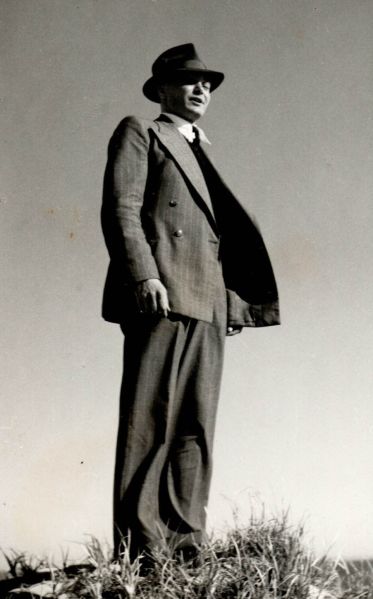 File:Man in a suit.jpg