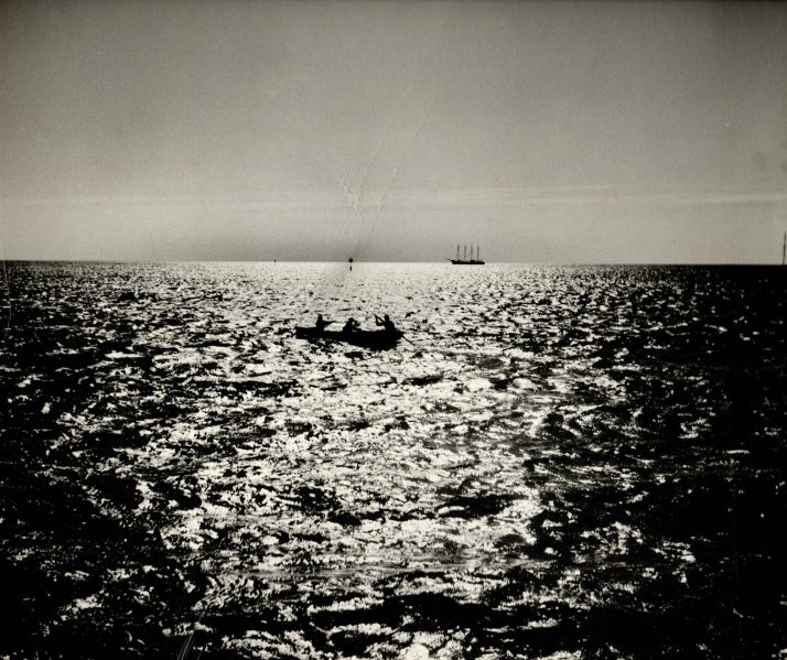 File:Boats in the ocean.jpg