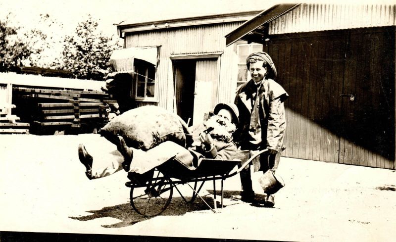 File:December 1923.jpg